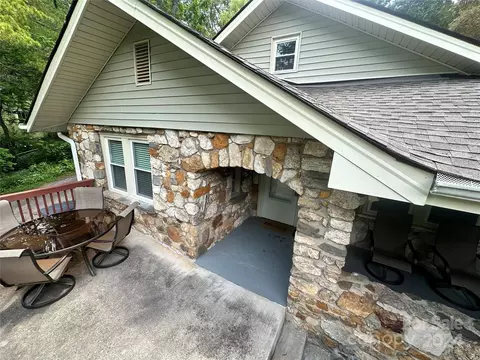 113 Hemphill Rd, Asheville, NC 28803
