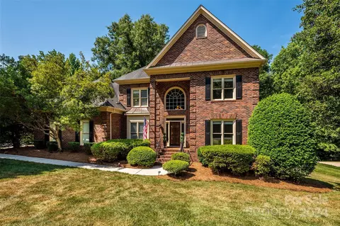 5001 Coburn Ct, Charlotte, NC 28277