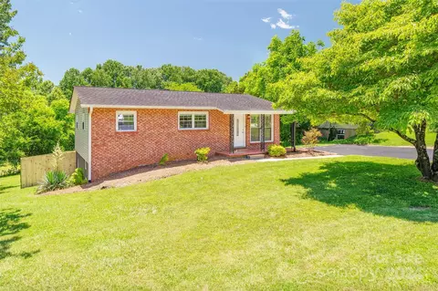662 Sand Hill Rd, Asheville, NC 28806