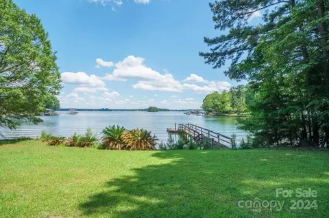 2563 Brawley School Rd, Mooresville, NC 28117