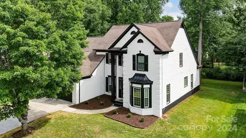 12514 Rolling Rock Ct, Charlotte, NC 28215