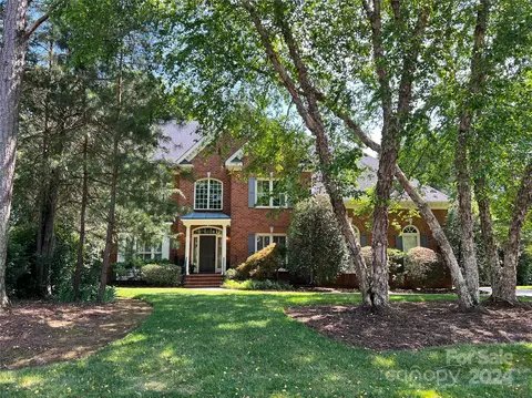 1813 Dove Cottage Dr, Charlotte, NC 28226