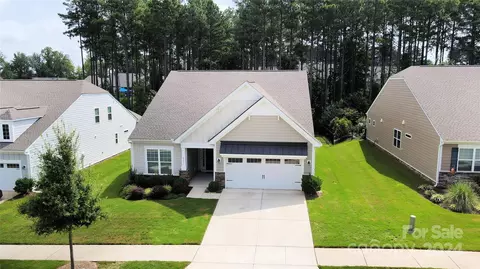 813 Botticelli Ct, Mount Holly, NC 28120