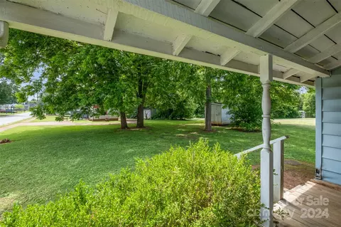Exterior - 617 E B St, Newton, NC 28658 photo 1 of 6