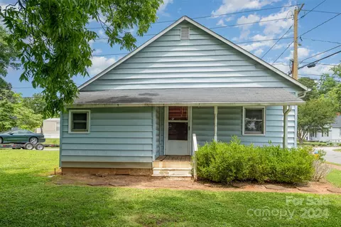 Exterior - 617 E B St, Newton, NC 28658 photo 5 of 6