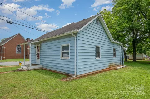 Exterior - 617 E B St, Newton, NC 28658 photo 2 of 6