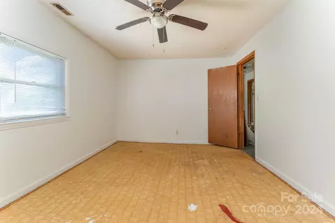 Bedroom - 617 E B St, Newton, NC 28658 photo 1 of 4