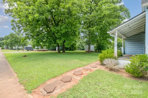 Exterior - 617 E B St, Newton, NC 28658 photo 4 of 6