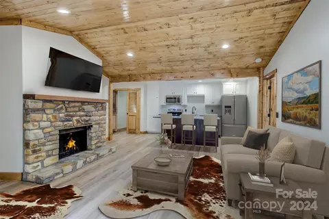 131 Glen Burney A8 Ave #A8, Blowing Rock, NC 28605