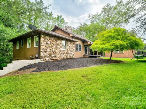 174 School House Rd, Mills River, NC 28759