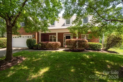 5908 Kirkwynd Commons Dr, Charlotte, NC 28278