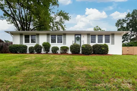 1013 Seneca Pl, Charlotte, NC 28210