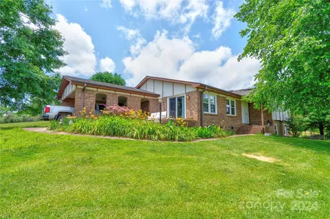 176 Bronze Cir, Forest City, NC 28043
