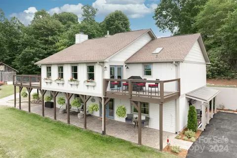 111 Bridlewood Trl, Mills River, NC 28759