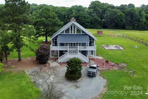 390 Barrier Farms Rd, Midland, NC 28107