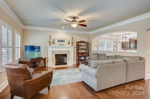 19716 Schooner Dr, Cornelius, NC 28031 photo 4