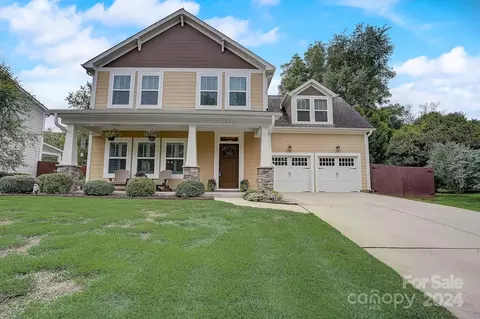 19716 Schooner Dr, Cornelius, NC 28031