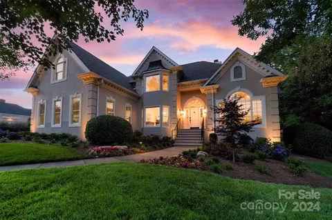 18320 Peninsula Club Dr, Cornelius, NC 28031