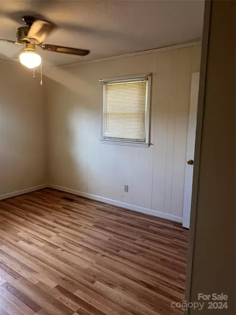 710 E 10th St, Newton, NC 28658 photo 10