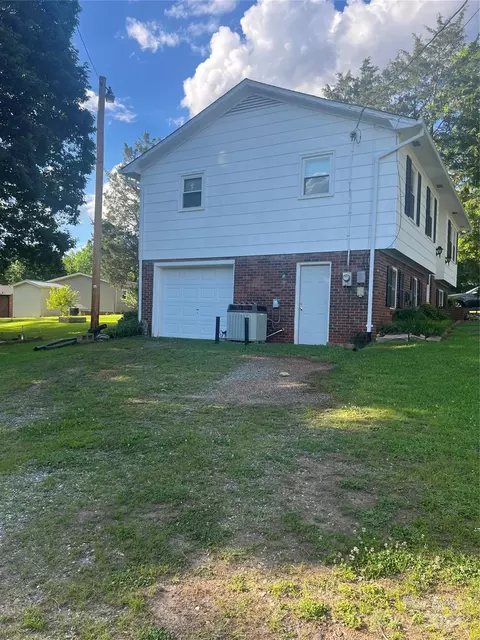 710 E 10th St, Newton, NC 28658 photo 19