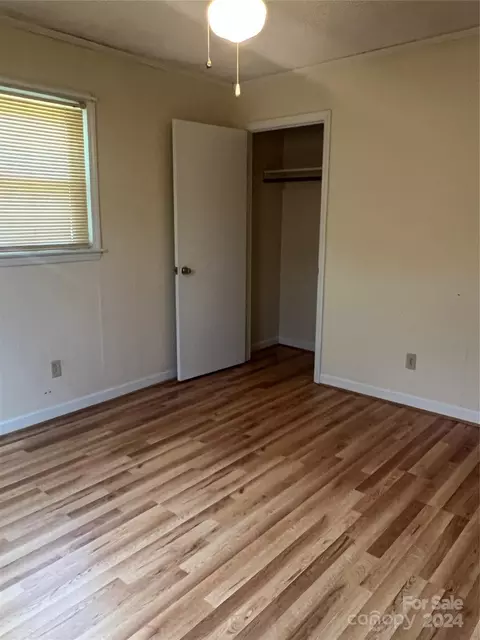 710 E 10th St, Newton, NC 28658 photo 11