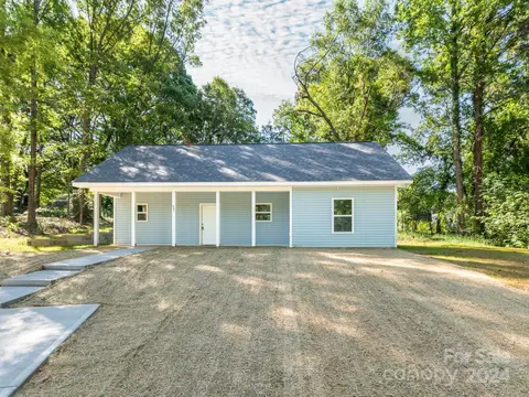 647 Johns Ln, Gastonia, NC 28052