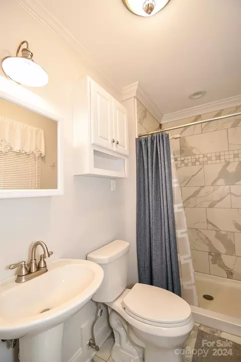 Bath - 425 Baucom Deese Rd, Monroe, NC 28110 photo 3 of 3