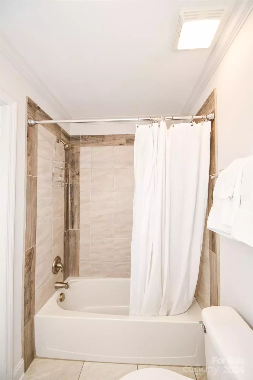 Bath - 425 Baucom Deese Rd, Monroe, NC 28110 photo 1 of 3