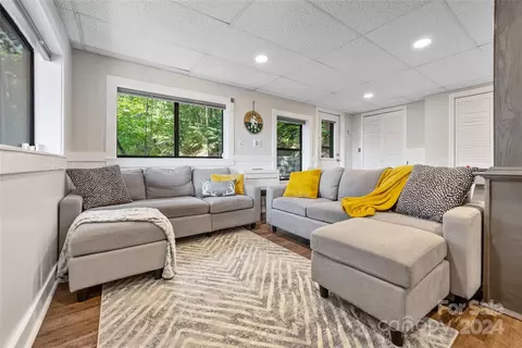 Living - 375 Daly Dr, Clyde, NC 28721 photo 2 of 2