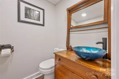 Bath - 375 Daly Dr, Clyde, NC 28721 photo 2 of 3