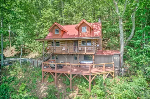 375 Daly Dr, Clyde, NC 28721