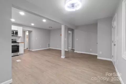 Living - 706 Smith St, Kannapolis, NC 28083 photo 1 of 2