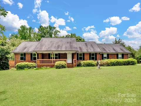 5599 E Highway 55 Rd, Clover, SC 29710
