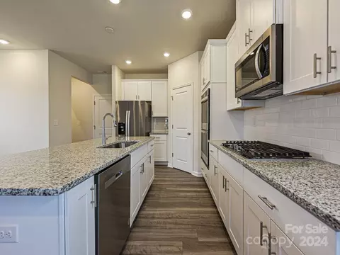 344 Cedar Knoll Cir, Pineville, NC 28134