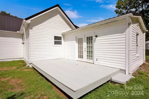 Exterior - 211 Dellinger Rd, Shelby, NC 28152 photo 2 of 3