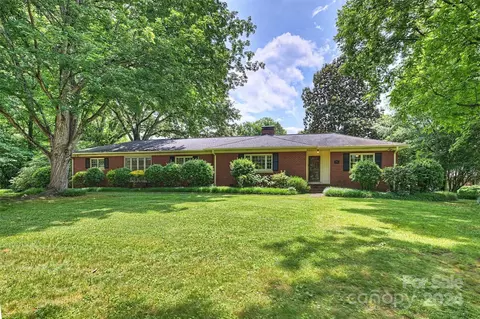 5925 Lansing Dr, Charlotte, NC 28270