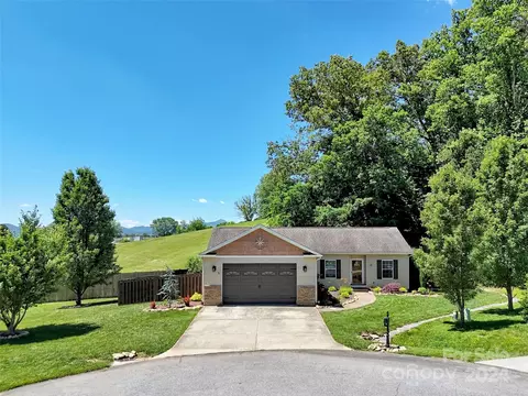 21 Little Pole Creek Dr, Candler, NC 28715