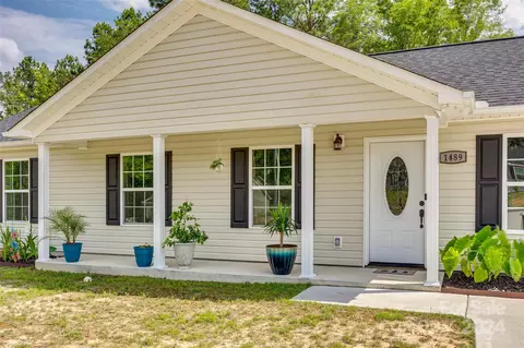 Exterior - 1489 Foxbrook Cir, Lancaster, SC 29720 photo 2 of 3