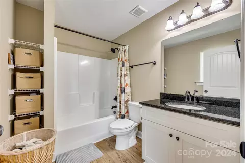 Bath - 1489 Foxbrook Cir, Lancaster, SC 29720 photo 1 of 2