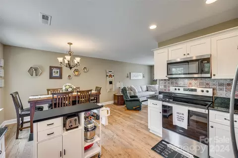 Kitchen - 1489 Foxbrook Cir, Lancaster, SC 29720 photo 4 of 4