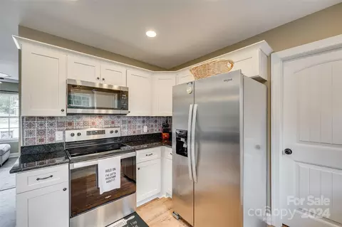 Kitchen - 1489 Foxbrook Cir, Lancaster, SC 29720 photo 3 of 4