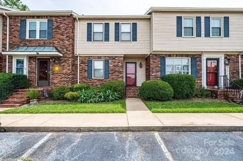2705 N Center 46 St #46, Hickory, NC 28601