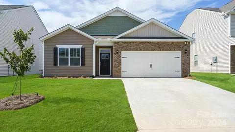 57 Caitlin Heights Ct, Fletcher, NC 28732
