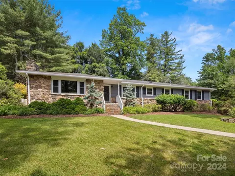 1 S Oak Forest Dr, Asheville, NC 28803
