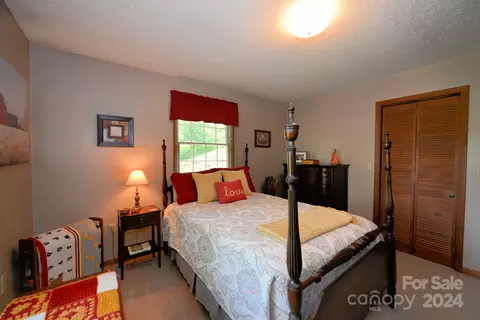 Bedroom - 491 Racking Cove Rd, Sylva, NC 28779 photo 5 of 6