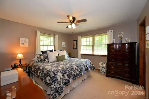 Bedroom - 491 Racking Cove Rd, Sylva, NC 28779 photo 3 of 6