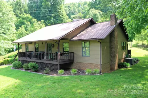Exterior - 491 Racking Cove Rd, Sylva, NC 28779 photo 3 of 6