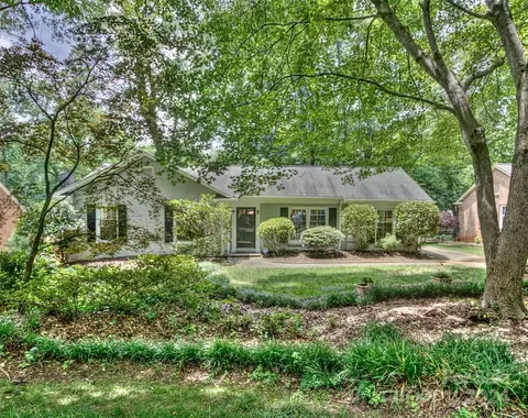 7130 Valley Haven Dr, Charlotte, NC 28211