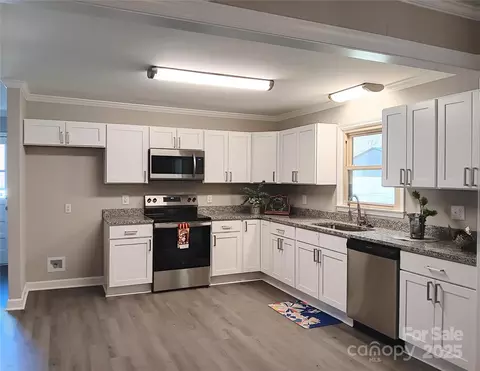 411 Brookgreen Dr, Monroe, NC 28112