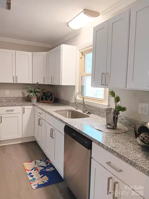 411 Brookgreen Dr, Monroe, NC 28112 photo 2
